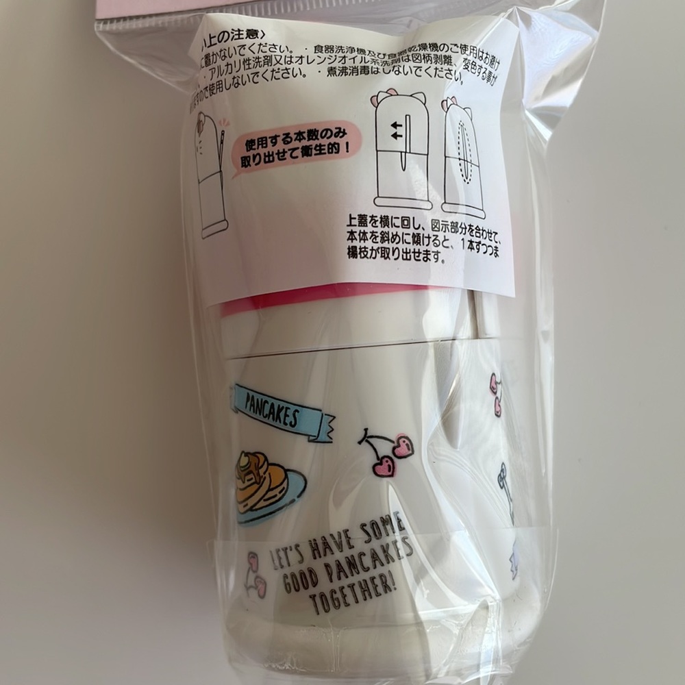 Hello Kitty Toothpick Dispenser - Picture 2 of 7
